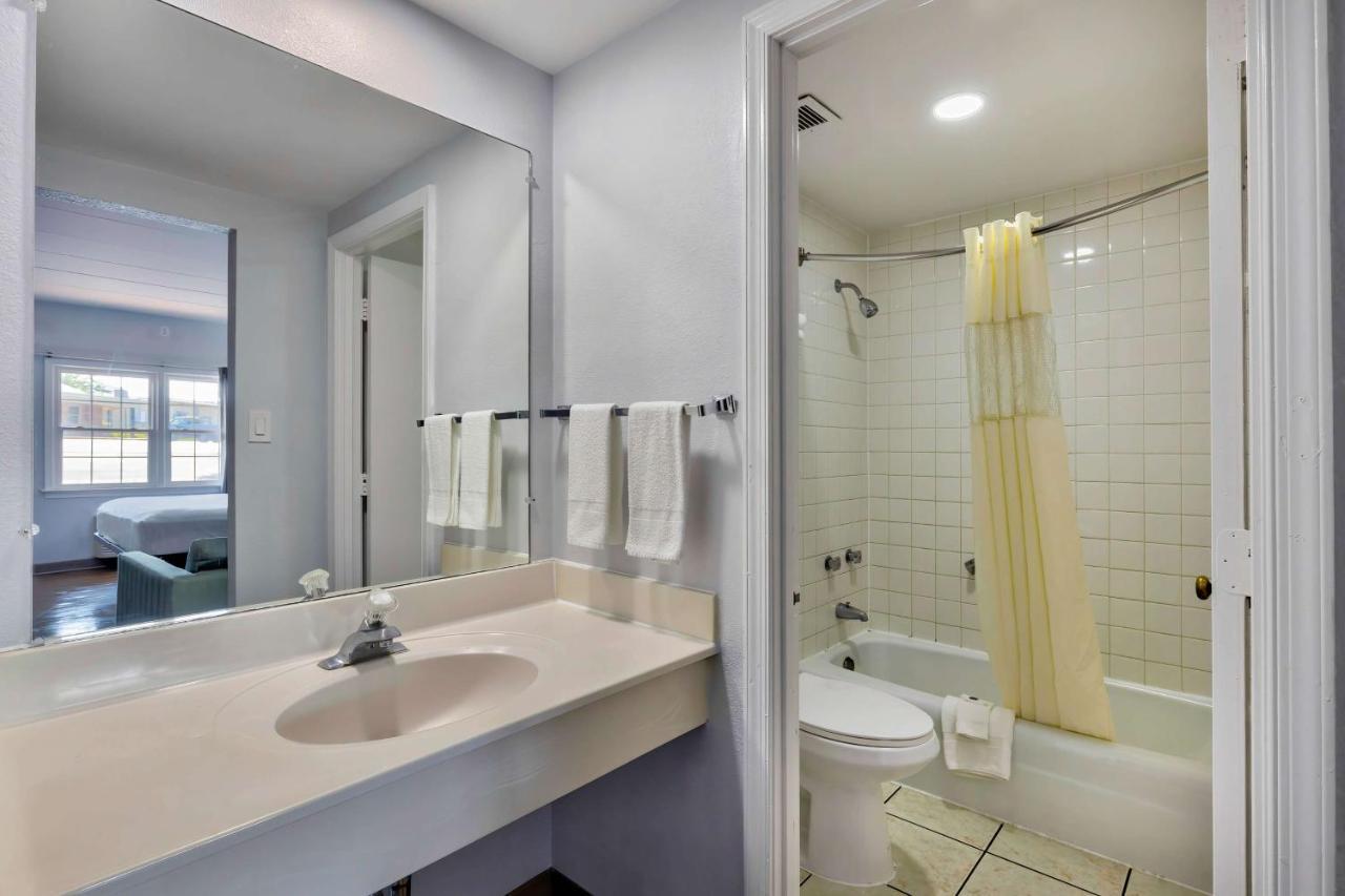 Motel 6-Falls Church, VA - Arlington Boulevard Buitenkant foto