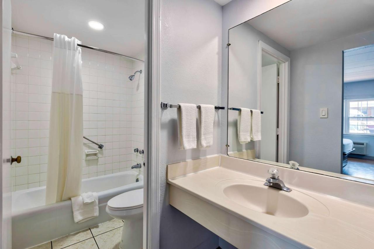 Motel 6-Falls Church, VA - Arlington Boulevard Buitenkant foto