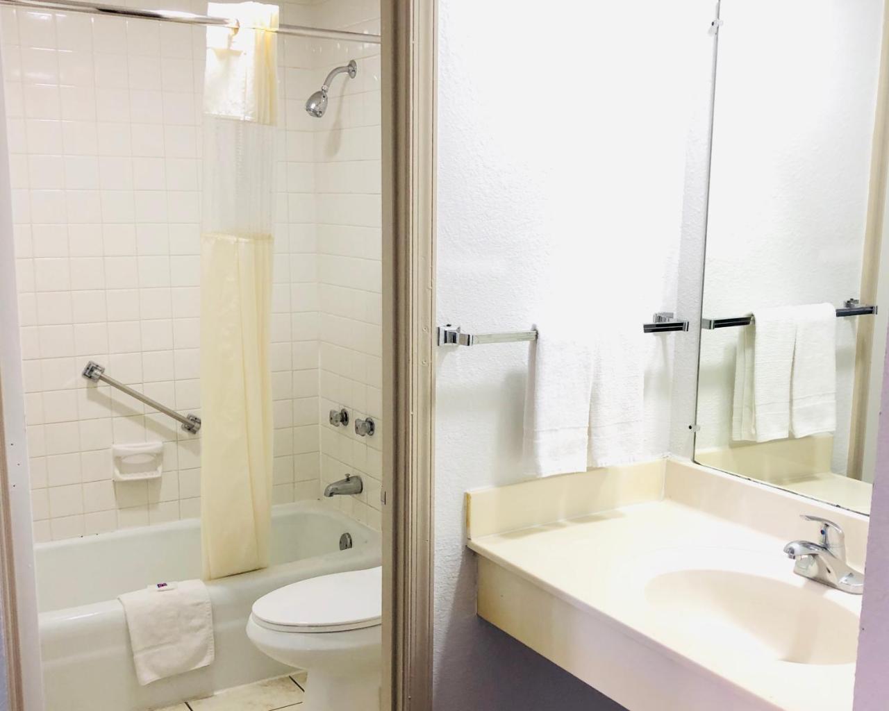 Motel 6-Falls Church, VA - Arlington Boulevard Buitenkant foto